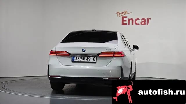 BMW 5-Series 5 Series (G60) 2023 года - вид 4