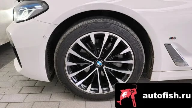 BMW 5-Series 5 Series (G30) 2018 года - вид 5