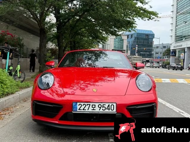 Porsche 911 911 (992) 2023 года - вид 2
