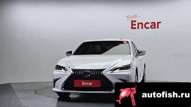 Lexus ES ES300h 7th generation 2024 года - вид 3