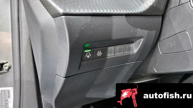 Peugeot 2008 2008 Second generation 2023 года - похожие автомобили