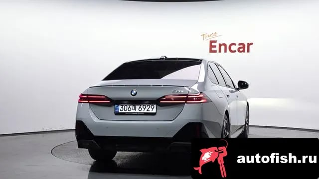 BMW 5-Series 5 Series (G60) 2025 года - вид 3