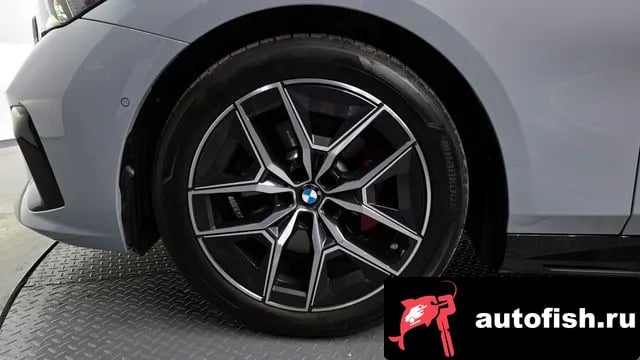 BMW 5-Series 5 Series (G60) 2025 года - вид 4