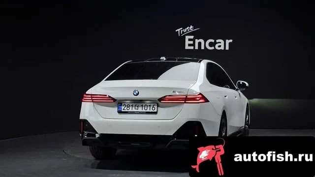 BMW 5-Series 5 Series (G60) 2025 года - вид 3