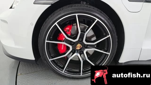 Porsche Taycan Taikan 2025 года - вид 5