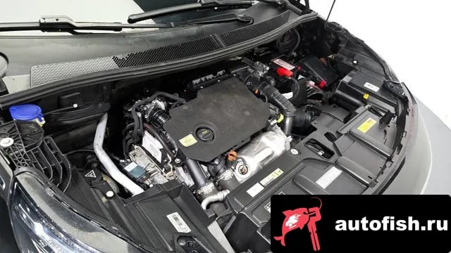 Peugeot 3008 3008 second generation 2019 года - вид 6
