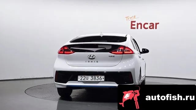 Hyundai Ioniq Ionic Hybrid 2018 года - вид 4