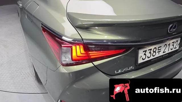 Lexus ES ES300h 7th generation 2020 года - похожие автомобили