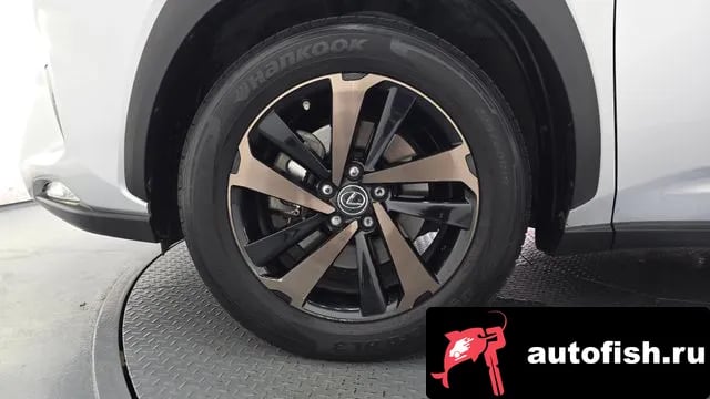 Lexus NX NX300h 2018 года - вид 5