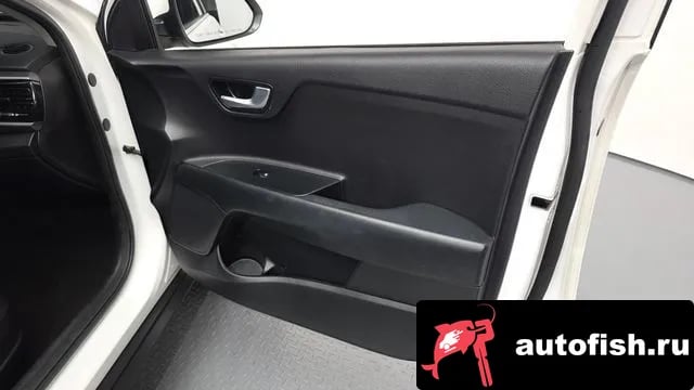 Kia Stonic Stony 2018 года - похожие автомобили