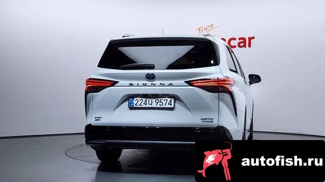 Toyota Sienna Siena 4th Generation 2024 года - вид 4