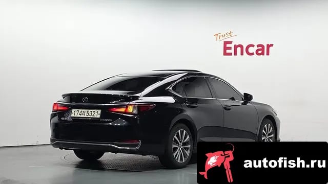 Lexus ES ES300h 7th generation 2018 года - вид 2