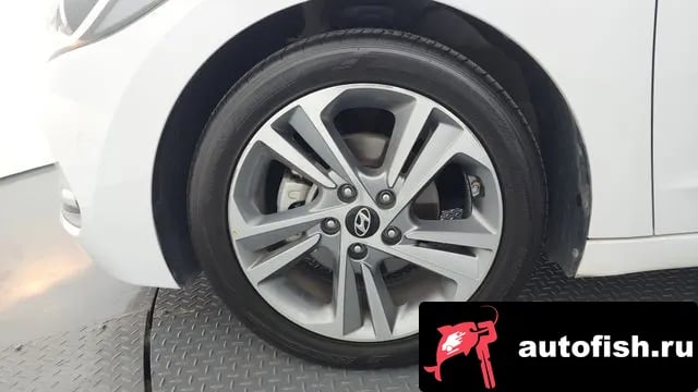 Hyundai AVANTE Avante AD 2018 года - вид 4