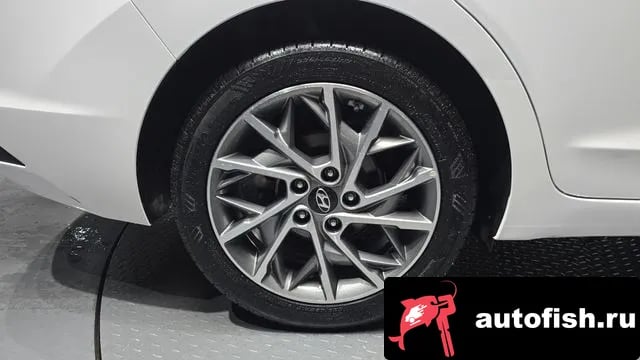 Hyundai AVANTE The New Avante AD 2018 года - вид 5