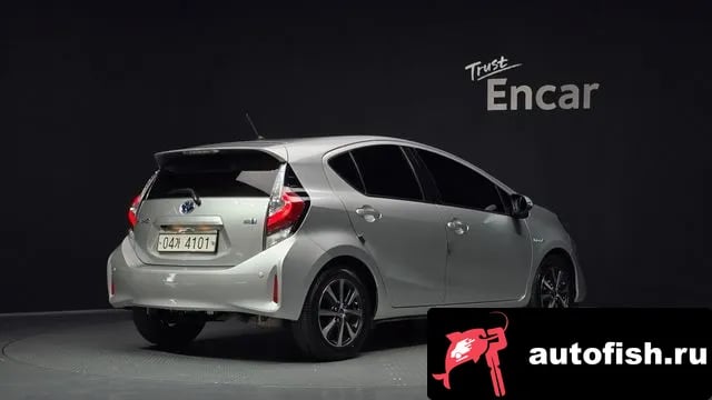 Toyota Prius Prius C 2018 года - вид 2