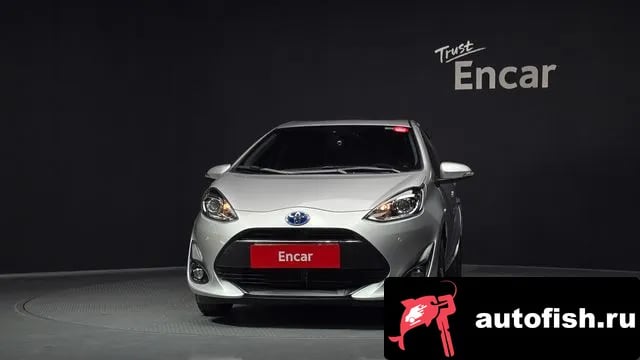 Toyota Prius Prius C 2018 года - вид 3