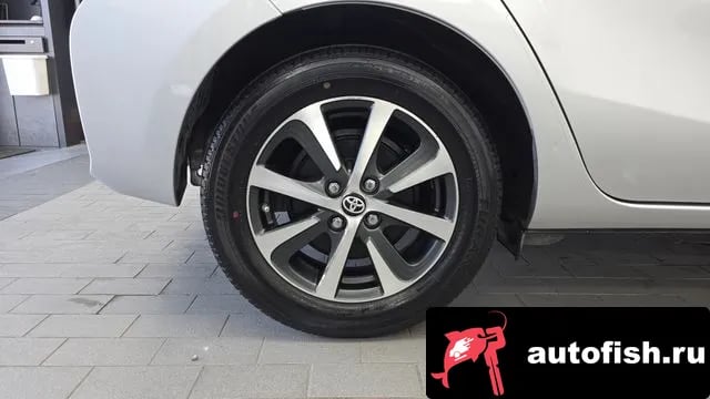 Toyota Prius Prius C 2018 года - вид 5