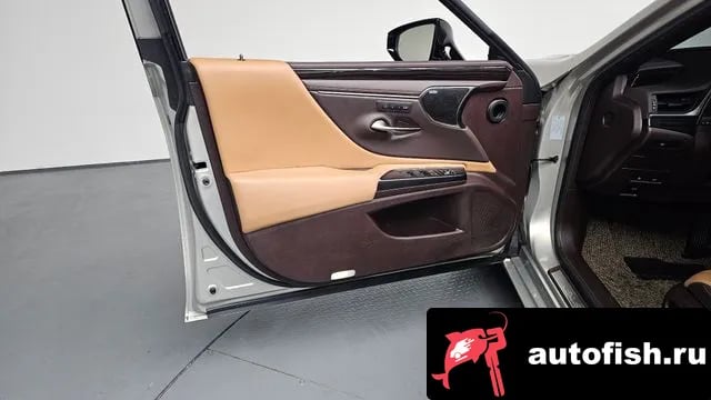 Lexus ES ES300h 7th generation 2020 года - похожие автомобили