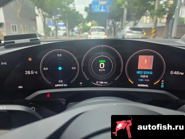 Porsche Taycan Taikan 2022 года - вид 5