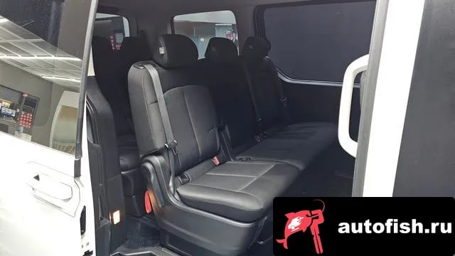 Hyundai Staria Staria 2024 года - похожие автомобили