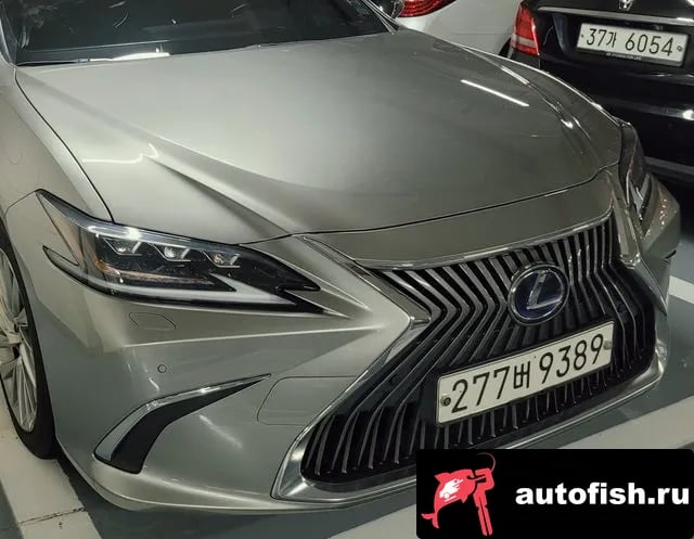 Lexus ES ES300h 7th generation 2021 года - вид 3