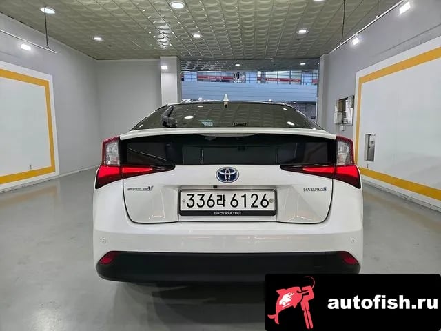 Toyota Prius Prius 4th Generation 2019 года - вид 4
