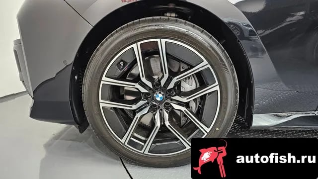 BMW 7-Series 7 Series (G70) 2025 года - вид 5