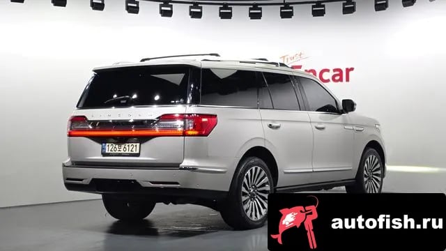 Lincoln Navigator Navigator 4th generation 2021 года - вид 2
