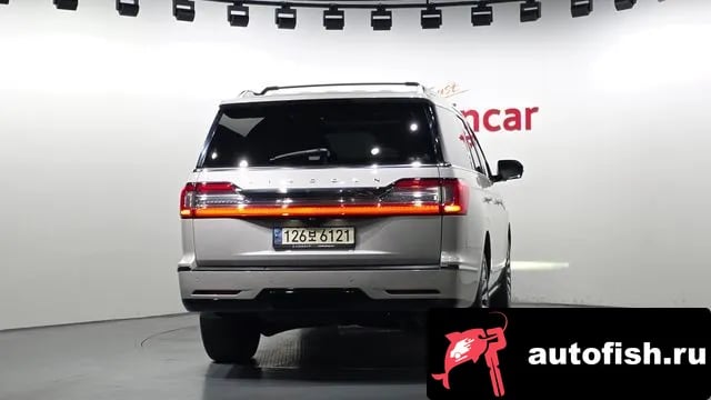 Lincoln Navigator Navigator 4th generation 2021 года - вид 4
