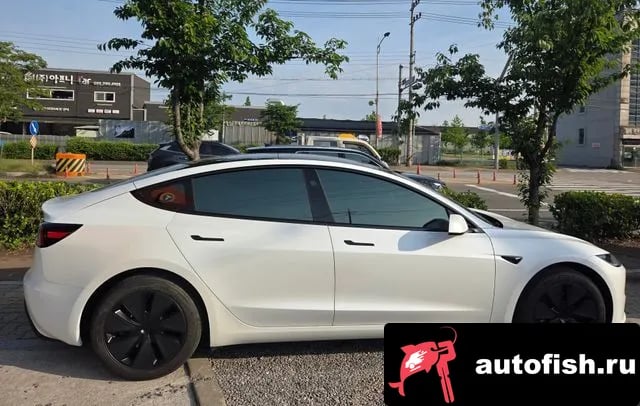Tesla Model 3 Model 3 2025 года - вид 2