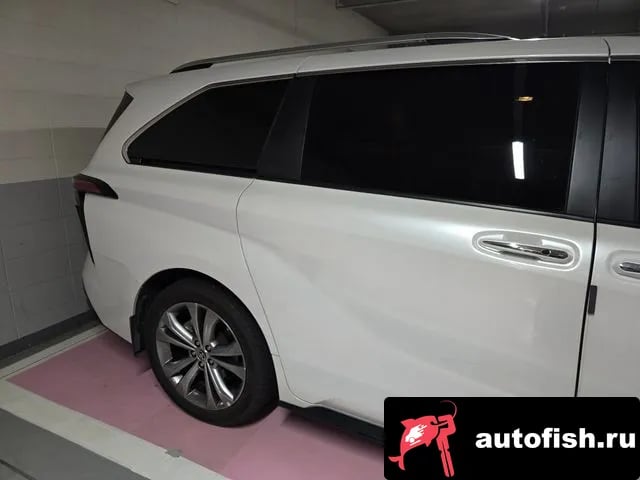 Toyota Sienna Siena 4th Generation 2024 года - вид 3