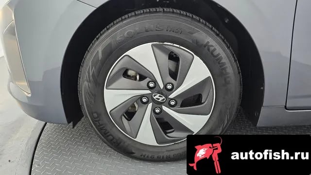 Hyundai Ioniq Ionic Hybrid 2018 года - вид 5