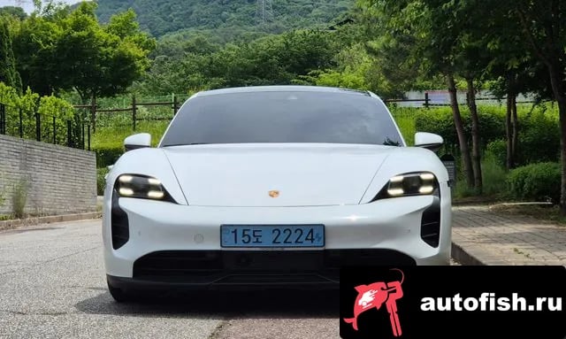 Porsche Taycan Taikan 2021 года - вид 3