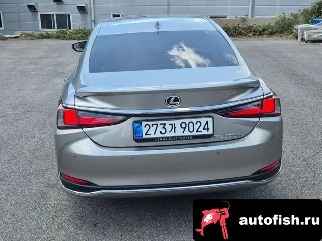 Lexus ES ES300h 7th generation 2026 года - похожие автомобили
