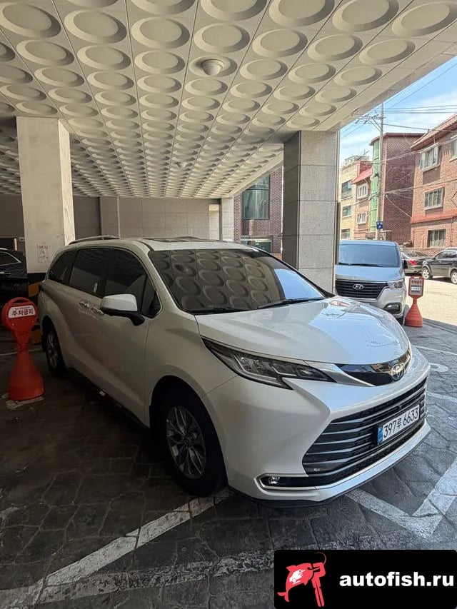 Toyota Sienna Siena 4th Generation 2025 года - вид 1