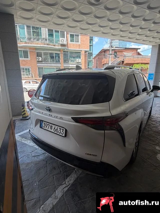 Toyota Sienna Siena 4th Generation 2025 года - вид 2