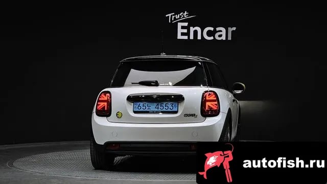 Mini Cooper Cooper Electric 2023 года - вид 4