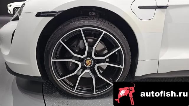 Porsche Taycan Taikan 2023 года - вид 5