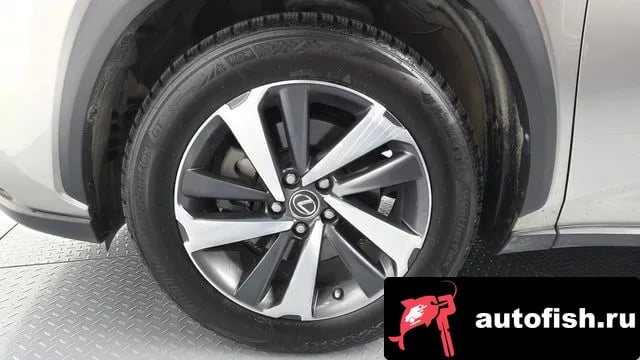 Lexus NX NX300h 2018 года - вид 5