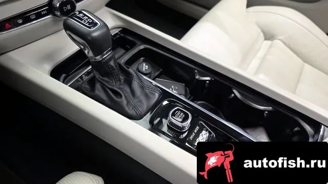Volvo S60 S60 3rd generation 2020 года - похожие автомобили