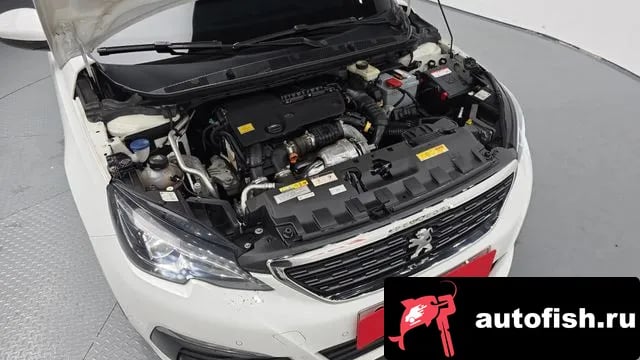 Peugeot 308 308 second generation 2018 года - вид 6