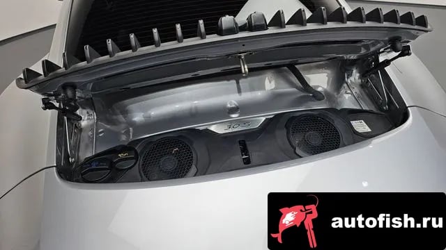 Porsche 911 911 (992) 2020 года - вид 6