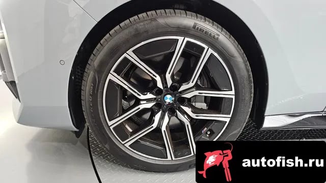 BMW 7-Series 7 Series (G70) 2025 года - вид 5