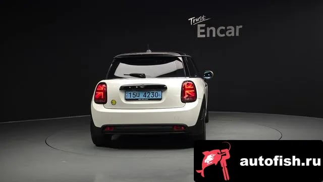 Mini Cooper Cooper Electric 2023 года - вид 4
