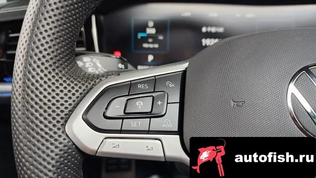 Volkswagen Touareg Tuareg 3rd generation 2025 года - похожие автомобили