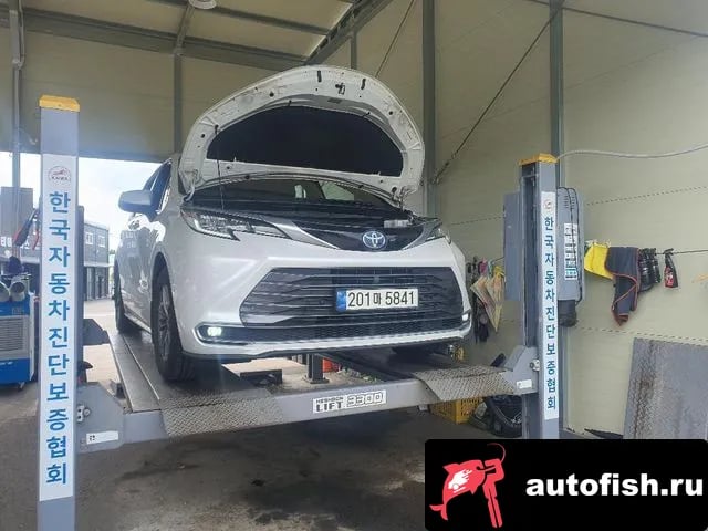 Toyota Sienna Siena 4th Generation 2022 года - автомобиль из Южной Кореи