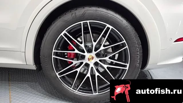 Porsche Cayenne Cayenne (PO536) 2025 года - похожие автомобили