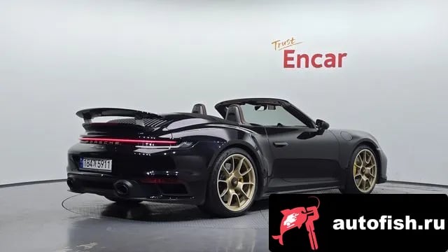 Porsche 911 911 (992) 2022 года - вид 2