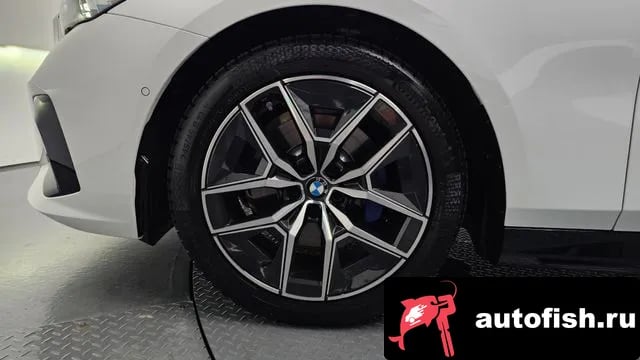 BMW 5-Series 5 Series (G60) 2025 года - вид 4