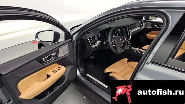 Volvo V60 V60 Cross-country 2nd Generation 2020 года - похожие автомобили